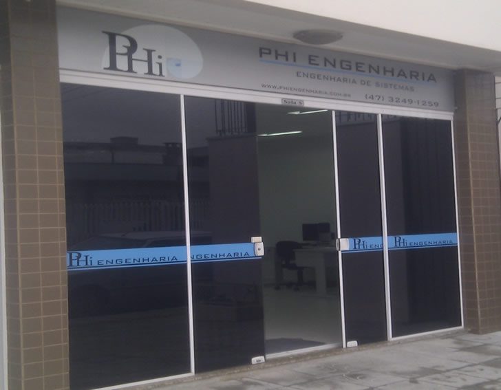 Fachada do escritório da PHI Engenharia em Itajaí, SC